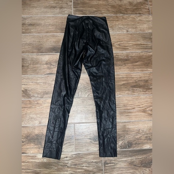Commando women’s black leggings - Picture 2 of 3